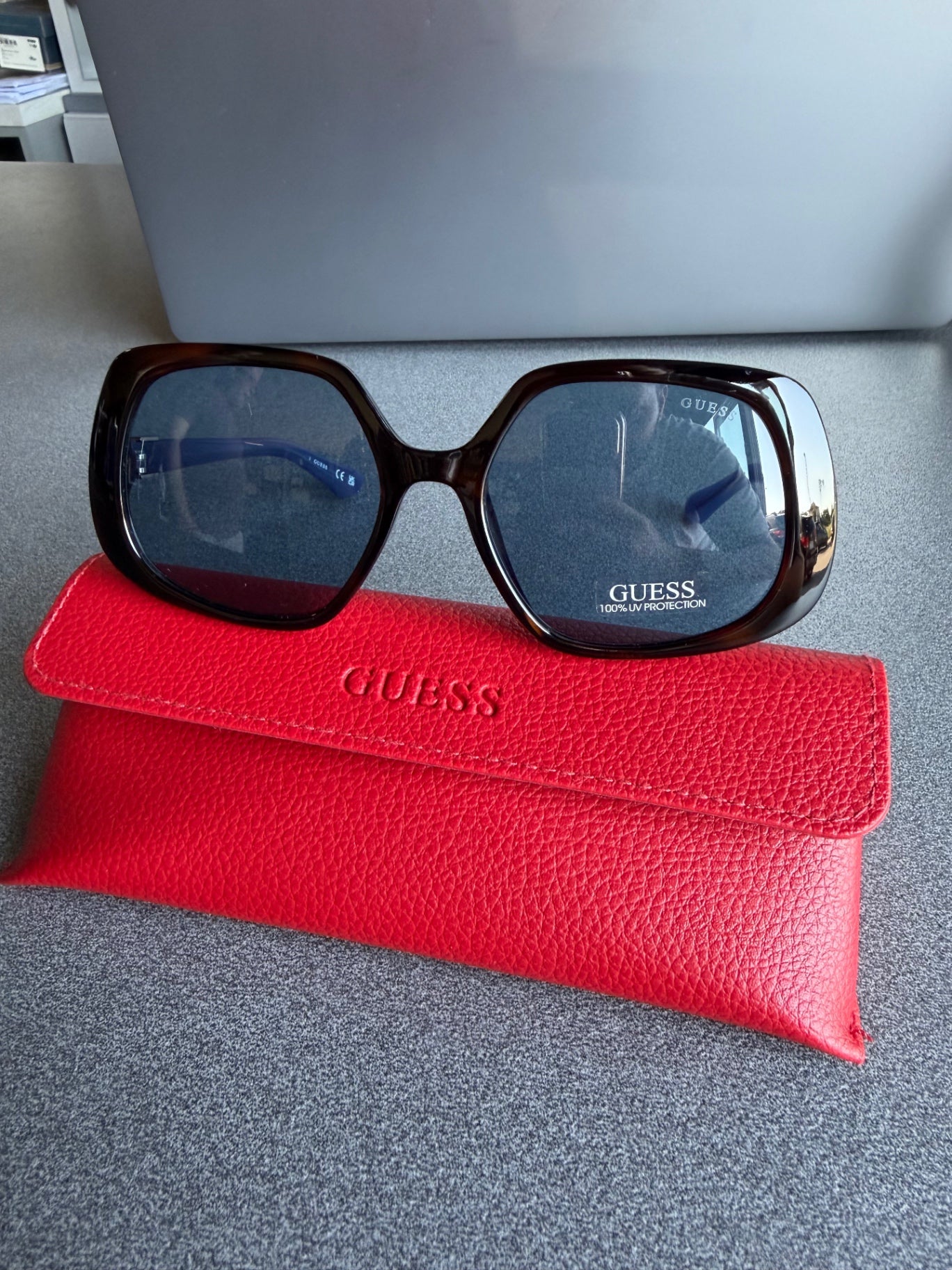Occhiali da sole Guess — Marrone